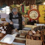 21.10.2016 Kielce. Jarmark na ulicy Sienkiewicza. / Jarosław Kubalski / Radio Kielce