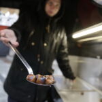 21.10.2016 Kielce. Jarmark na ulicy Sienkiewicza. / Jarosław Kubalski / Radio Kielce