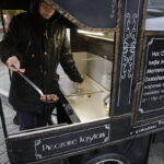 21.10.2016 Kielce. Jarmark na ulicy Sienkiewicza. / Jarosław Kubalski / Radio Kielce