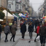 22.10.2016 Kielce. Jarmark na ulicy Sienkiewicza. / Jarosław Kubalski / Radio Kielce