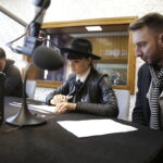 23.10.2016 Kielce. Zespół "Łzy" nagrał w Radiu Kielce spot charytatywny dla Dawida Szpaka. / Jarosław Kubalski / Radio Kielce