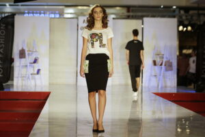 Kielce. Akademia Off Fashion. Pokaz mody w Galerii Echo (23 października 2016 r.) / Jarosław Kubalski / Radio Kielce