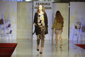 Kielce. Akademia Off Fashion. Pokaz mody w Galerii Echo (23 października 2016 r.) / Jarosław Kubalski / Radio Kielce