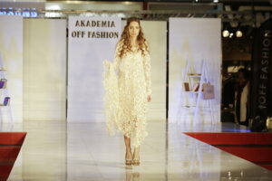 Kielce. Akademia Off Fashion. Pokaz mody w Galerii Echo (23 października 2016 r.) / Jarosław Kubalski / Radio Kielce