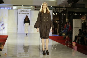Kielce. Akademia Off Fashion. Pokaz mody w Galerii Echo (23 października 2016 r.) / Jarosław Kubalski / Radio Kielce
