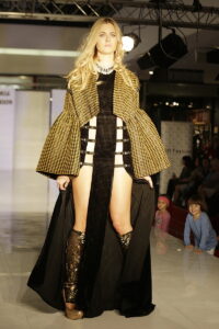 Kielce. Akademia Off Fashion. Pokaz mody w Galerii Echo (23 października 2016 r.) / Jarosław Kubalski / Radio Kielce