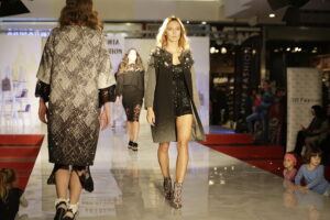 Kielce. Akademia Off Fashion. Pokaz mody w Galerii Echo (23 października 2016 r.) / Jarosław Kubalski / Radio Kielce