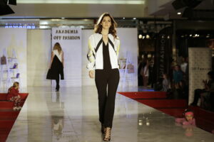 Kielce. Akademia Off Fashion. Pokaz mody w Galerii Echo (23 października 2016 r.) / Jarosław Kubalski / Radio Kielce