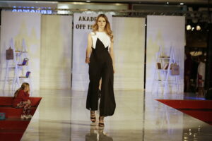 Kielce. Akademia Off Fashion. Pokaz mody w Galerii Echo (23 października 2016 r.) / Jarosław Kubalski / Radio Kielce