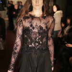 24.10.2016 Kielce. Akademia Off Fashion. Pokaz mody w bibliotece UJK. / Jarosław Kubalski / Radio Kielce