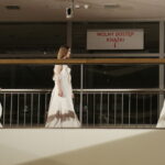 24.10.2016 Kielce. Akademia Off Fashion. Pokaz mody w bibliotece UJK. / Jarosław Kubalski / Radio Kielce