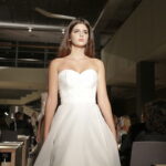 24.10.2016 Kielce. Akademia Off Fashion. Pokaz mody w bibliotece UJK. / Jarosław Kubalski / Radio Kielce