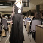 24.10.2016 Kielce. Akademia Off Fashion. Pokaz mody w bibliotece UJK. / Jarosław Kubalski / Radio Kielce