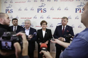 24.10.2016 Kielce. Konferencja prasowa w PiS. Marek Kwitek, Andrzej Kryj, Krzysztof Lipiec, Maria Zuba i Jarosław Rusiecki. / Jarosław Kubalski / Radio Kielce