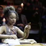 25.10.2016 Kielce. Akademia Off Fashion. Warsztaty sztuki palenia cygar. / Jarosław Kubalski / Radio Kielce