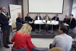 26.10.2016 Kielce. Konferencja prasowa w IPN promująca nowy cykl wydawniczy. / Jarosław Kubalski / Radio Kielce