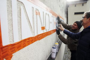 26.10.2016 Kielce. Mural na ścianie biblioteki Politechniki Świętokrzyskiej. / Jarosław Kubalski / Radio Kielce