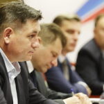 27.10.2016 Kielce. Wojewoda, rolnicy, przedstawiciele ARiMR, ARR i posłowie rozmawiają o sytuacji świętokrzyskich rolników. / Jarosław Kubalski / Radio Kielce