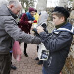 30.10.2016 Kielce. Rozpoczęła się kwesta na cmentarzach. / Jarosław Kubalski / Radio Kielce