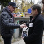 30.10.2016 Kielce. Rozpoczęła się kwesta na cmentarzach. / Jarosław Kubalski / Radio Kielce