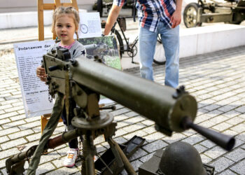 2.10.2016 Kielce. Laur Centralnego Okręgu Przemysłowego - wystawa w OMPiO / Wojciech Habdas / Radio Kielce