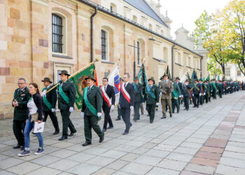 2.10.2016 Kielce. X Hubertus Świętokrzyski. Uroczysta msza święta w Katedrze i przemarsz ulicami Kielc. / Wojciech Habdas / Radio Kielce