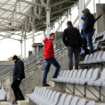 5.10.2016 Kielce. Przedstawiciele UEFA na Kolporter Arenie przeprowadzili kontrolę przed MME / Wojciech Habdas / Radio Kielce