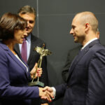 5.10.2016 Chęciny. Wojewódzkie obchody Światowego Dnia Turystyki w Europejskim Centrum Edukacji Geologicznej. Wręczenie statuetki "Wędrowiec Świętokrzyski" / Wojciech Habdas / Radio Kielce