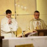 09.10.2016 Kielce, Kościół Akademicki. Msza Święta z okazji Dnia Papieskiego / Wojciech Habdas / Radio Kielce