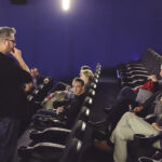 13.10.2016. Tomasz Raczek spotkał się z widzami kina "Helios" w Kielcach / Wojciech Habdas / Radio Kielce