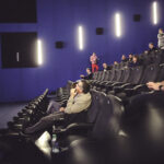 13.10.2016. Tomasz Raczek spotkał się z widzami kina "Helios" w Kielcach / Wojciech Habdas / Radio Kielce