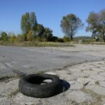 14.10.2016 Kielce. Dawna zajezdnia MKP przy ulicy Pakosz. Właściciel hotelu "Binkowski" zamierza wybudować tu piłkarski ośrodek szkoleniowy. / Wojciech Habdas / Radio Kielce