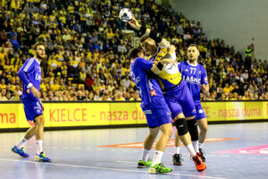 15.10.2016 Kielce. W meczu 4. kolejki Ligi Mistrzów piłkarze ręczni Vive Tauronu Kielce pokonali słoweńskie RK Celje Pivovarna Lasko 31:23 (16:15). / Wojciech Habdas / Radio Kielce