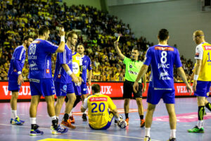 15.10.2016 Kielce. W meczu 4. kolejki Ligi Mistrzów piłkarze ręczni Vive Tauronu Kielce pokonali słoweńskie RK Celje Pivovarna Lasko 31:23 (16:15). / Wojciech Habdas / Radio Kielce