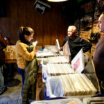 16.10.2016 Kielce. Kielecka giełda płytowa / Wojciech Habdas / Radio Kielce