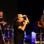 18.10.2016 Kielce. Bezpiecznie - Chce się żyć, warsztaty prawidłowego zapinania pasów bezpieczeństwa. Warsztatom towarzyszył występ De Mono. / Wojciech Habdas / Radio Kielce