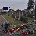Kwesta na ostrowieckim cmentarzu (1 listopada 2016 r.) / Radio Kielce