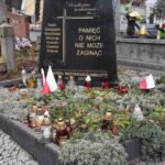 Kwesta na ostrowieckim cmentarzu (1 listopada 2016 r.) / Radio Kielce
