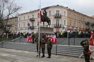 Kielce. Plac Wolności. Obchody Święta Niepodległości (11 listopada 2016 r.) / Piotr Michalski / Radio Kielce