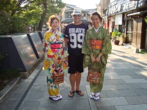 Muzyczne Podróże Przez Świat. Japonia.Kioto-Osaka (12 listopada 2016 r.) / Maciej Tuz / Radio Kielce