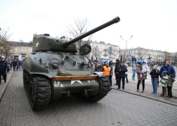 Kielce. Plac Wolności. Obchody Święta Niepodległości (11 listopada 2016 r.) / Piotr Michalski / Radio Kielce