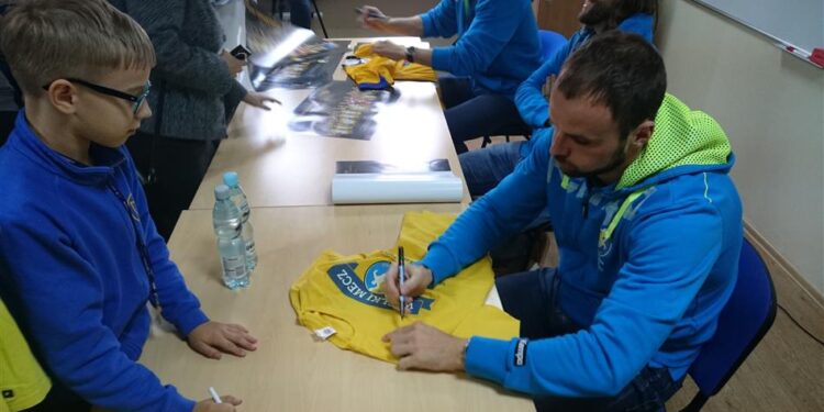 09.11.2016 Spotkanie szczypiornistów Vive Tauronu Kielce w Muzeum Zabawy i Zabawek / Maciej Makuła / Radio Kielce