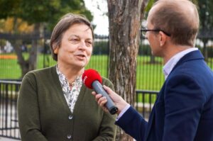 Maja Łatyńska - politolog, tłumacz, córka byłego dyrektora Rozgłośni Polskiej Radia Wolna Europa Marka Łatyńskiego