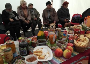 20.11.2016 Sandomierskie popołudnie przy wspólnym stole - jesienne wspomnienie lata / Grażyna Szlęzak - Wójcik / Radio Kielce
