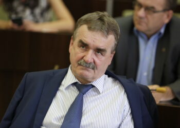 11.07.2016 Kielce. Sesja Rady Miasta w sprawie sprzedaży spółki Korona Kielce. Prezydent Wojciech Lubawski. / Jarosław Kubalski / Radio Kielce