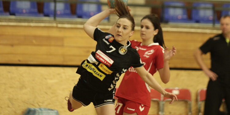 Korona Handball kontra SMS ZPRP Płock (1 października 2016 r.) / Jarosław Kubalski / Radio Kielce