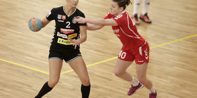 Korona Handball kontra SMS ZPRP Płock (1 października 2016 r.) / Jarosław Kubalski / Radio Kielce