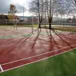 08.11.2016 Kielce. Nowe boisko do badmintona i plac przed Zespołem Szkół Ogólnokształcących nr * przy ulicy Górników Staszicowskich. / Jarosław Kubalski / Radio Kielce