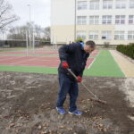 08.11.2016 Kielce. Nowe boisko do badmintona i plac przed Zespołem Szkół Ogólnokształcących nr * przy ulicy Górników Staszicowskich. / Jarosław Kubalski / Radio Kielce
