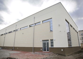 08.11.2016 Kielce. Nowa hala sportowa przy Zespole Szkół Ponadgimnazjalnych nr 2. / Jarosław Kubalski / Radio Kielce